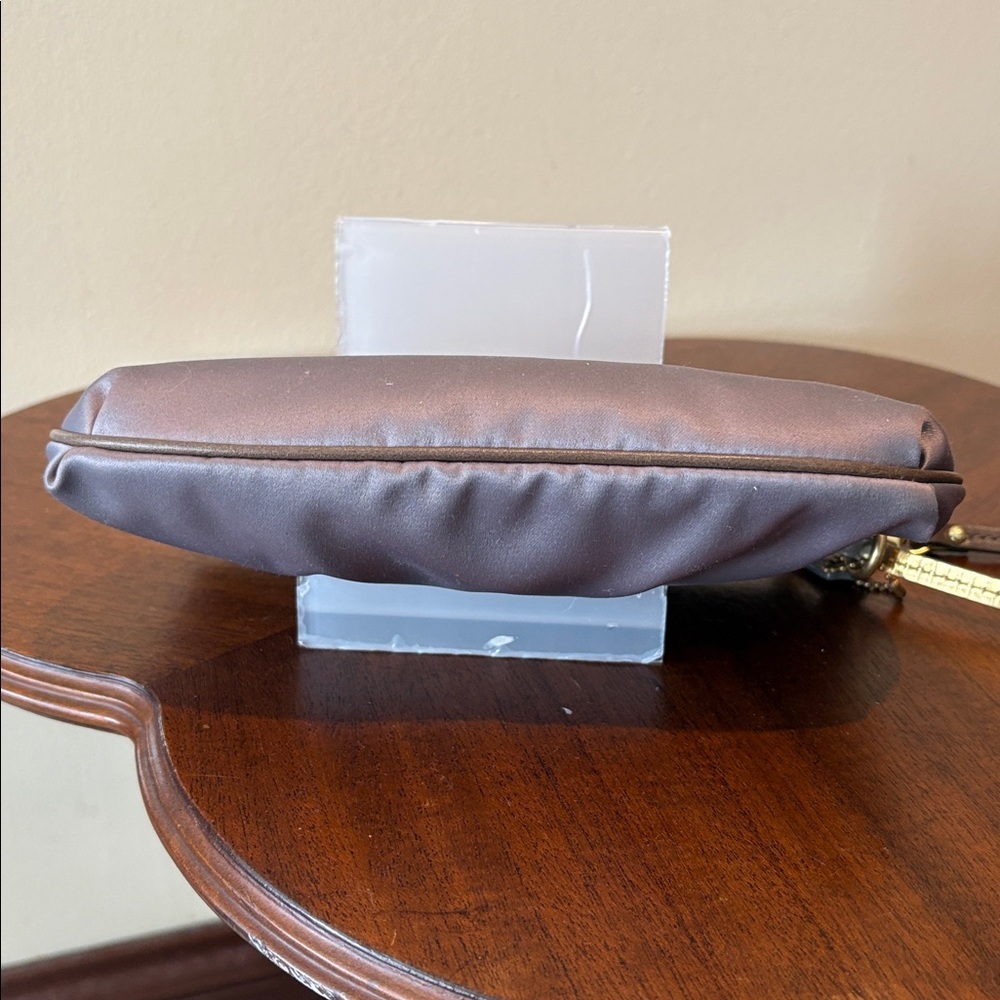 Coach Amanda wristlet vintage 42032 gray satin/gray leather trim/piping excellen - Picture 8 of 11
